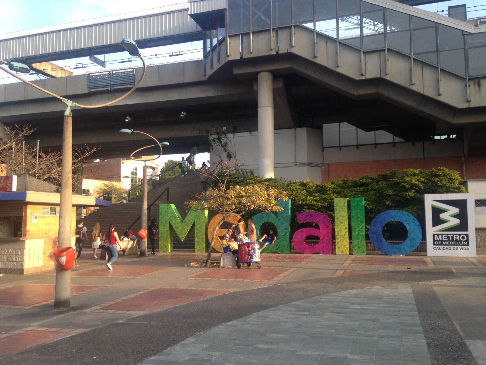 iPhone 5c back camera 4.12mm f/2.4 sample photo. Medellin, metro, station photography