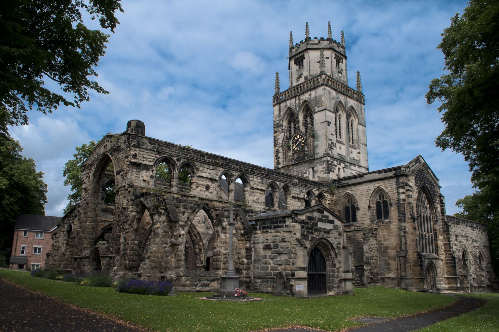 Nikon D90 sample photo. Ruins, church, pontefract photography