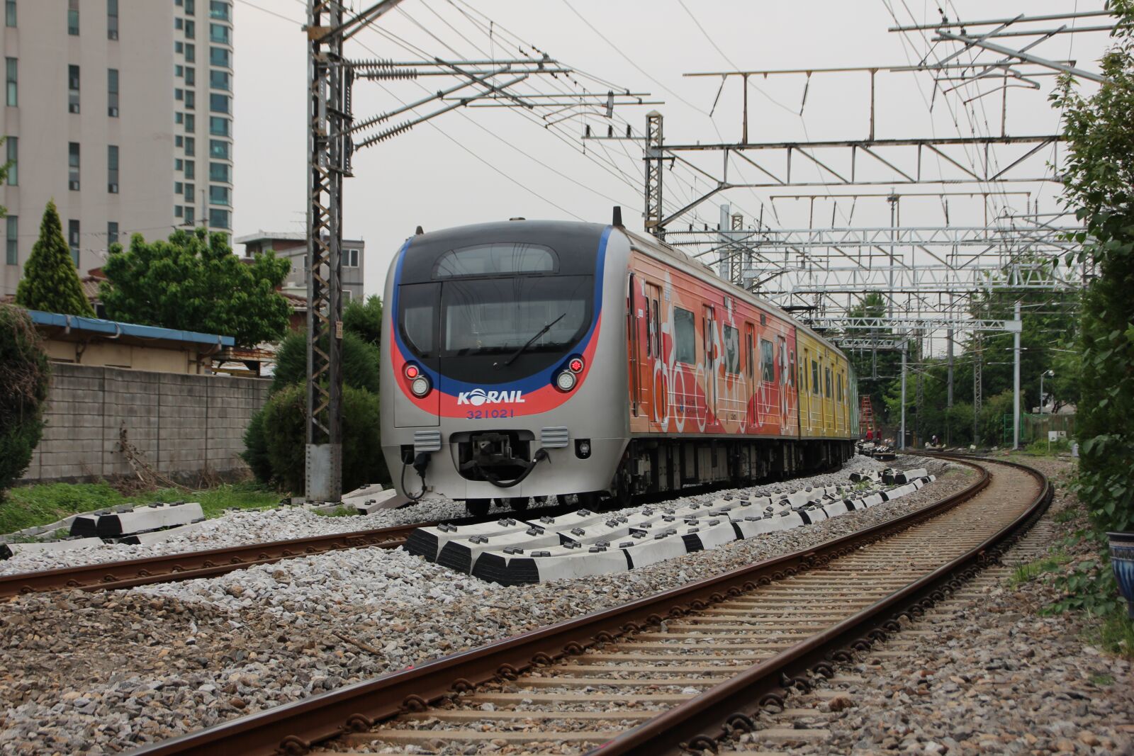 Canon EOS 600D (Rebel EOS T3i / EOS Kiss X5) sample photo. Train, subway, republic of photography
