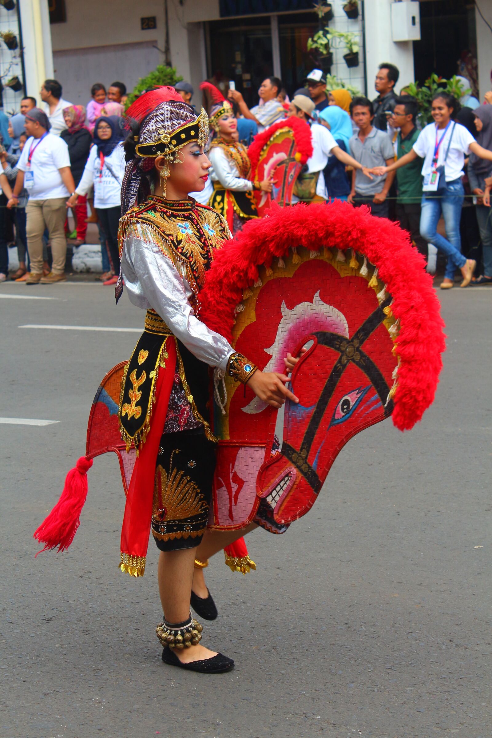 Canon EOS 650D (EOS Rebel T4i / EOS Kiss X6i) sample photo. Costume, people, parade photography