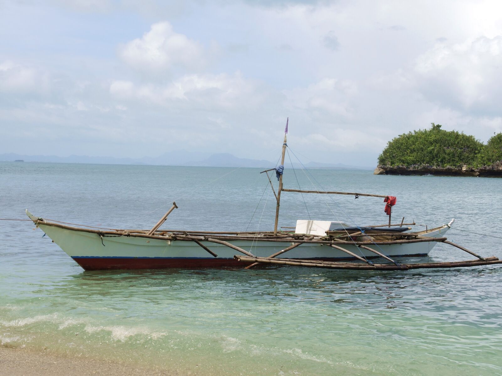 Nikon Coolpix P7800 sample photo. Philippines, boat, travel photography