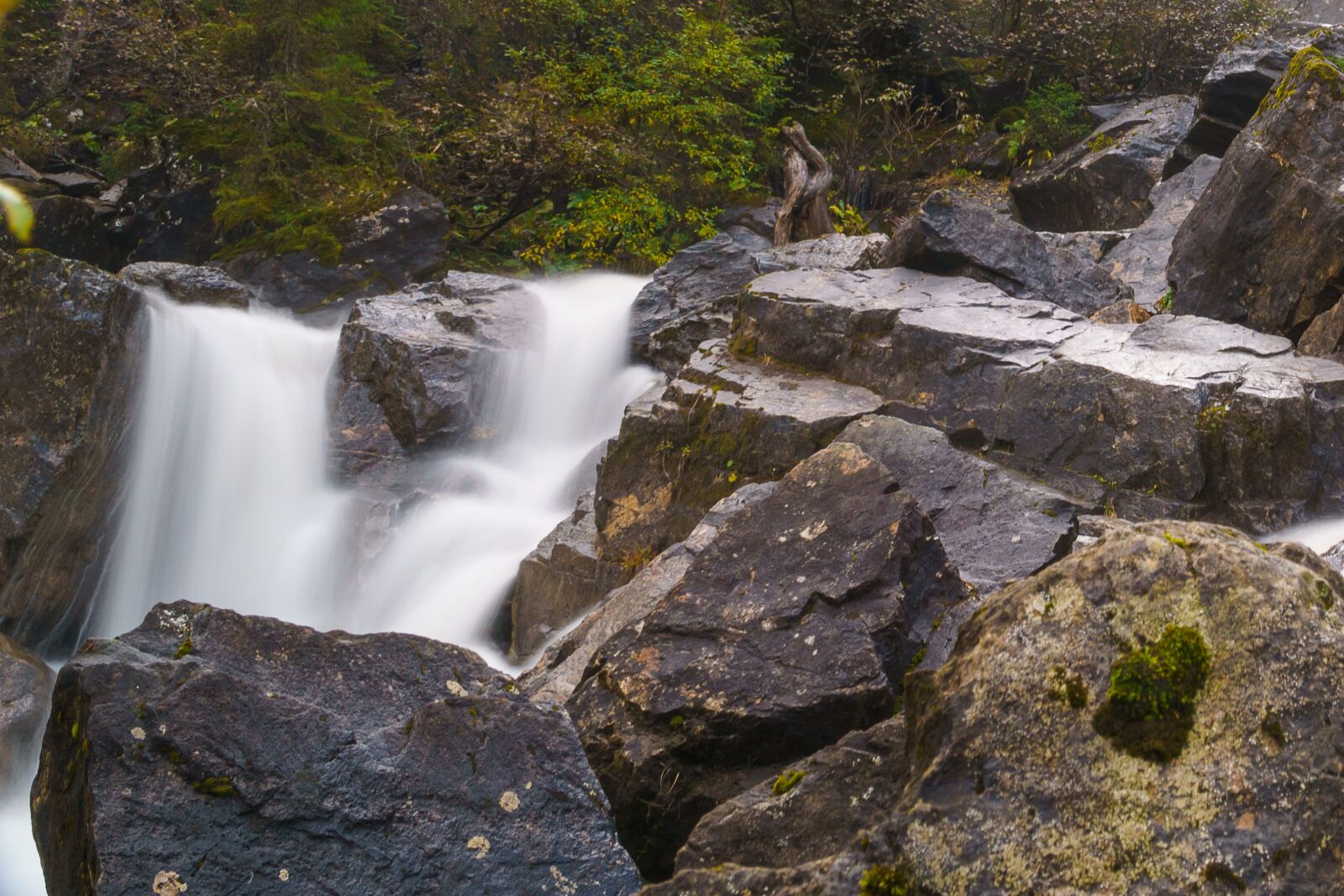 Sony a6000 + Sony E PZ 18-105mm F4 G OSS sample photo. Kleinwalsertal, waterfall, melköde photography