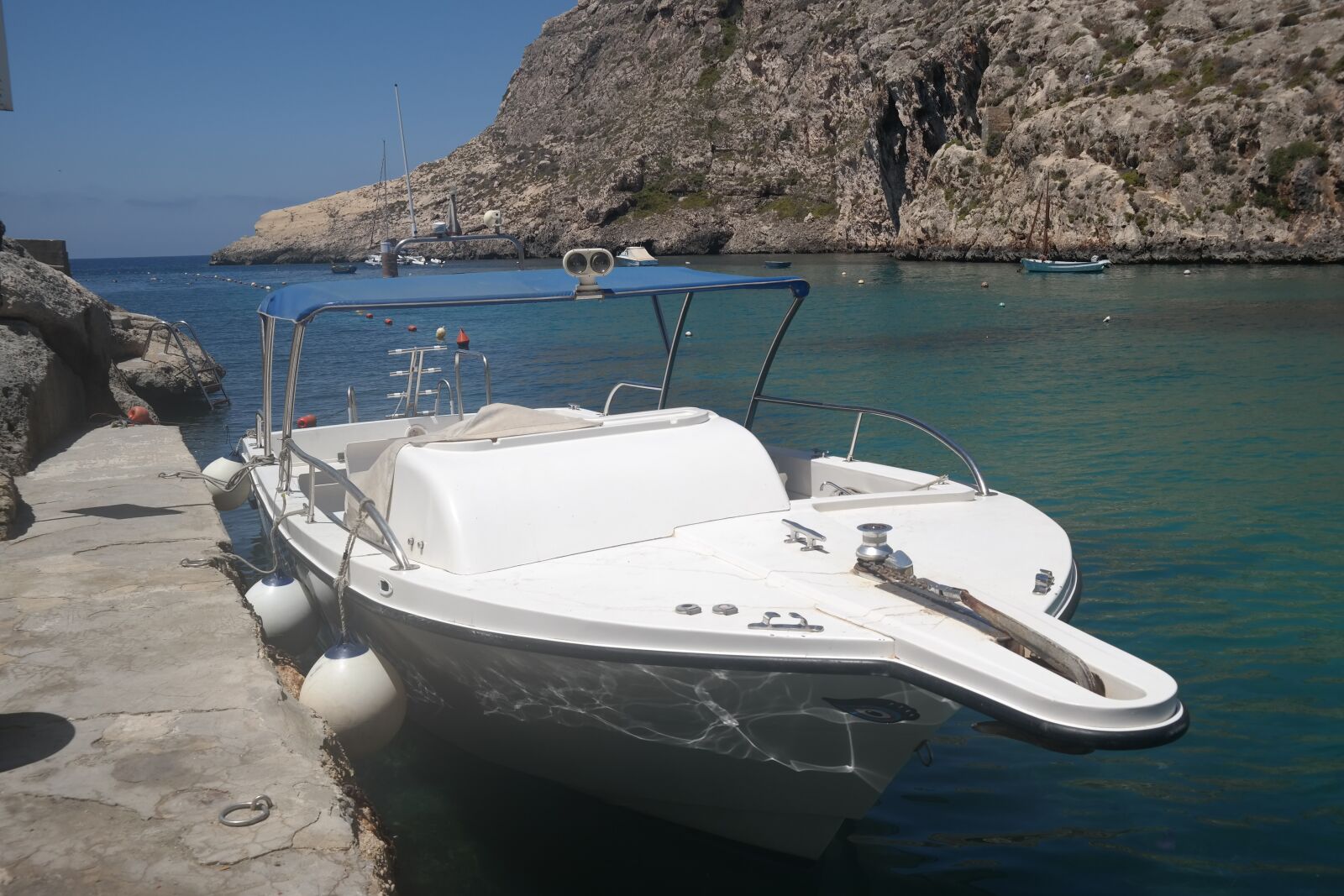 Samsung NX300 sample photo. Gozo, bay, sea photography