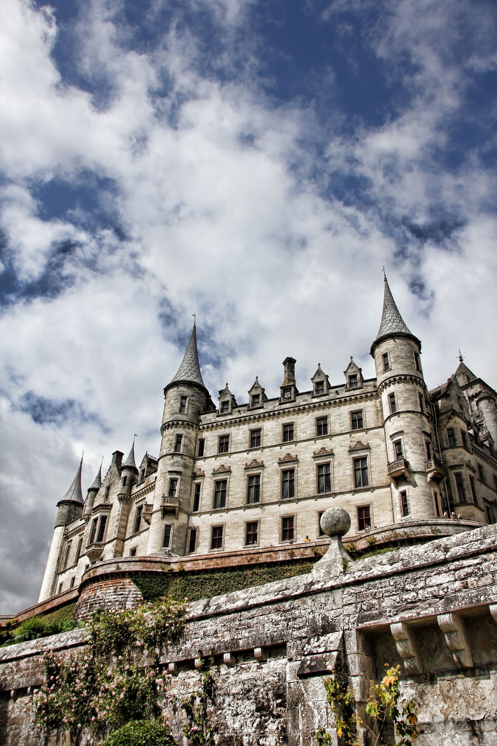 Canon EOS 550D (EOS Rebel T2i / EOS Kiss X4) sample photo. Scotland, dunrobin castle, castle photography