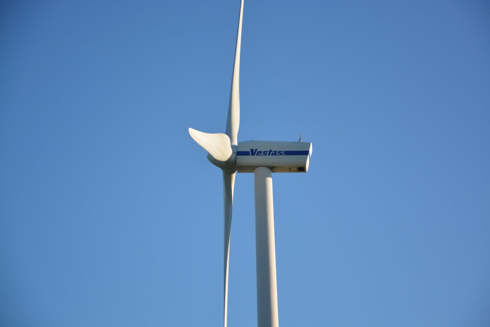 Nikon D5200 sample photo. Wind turbine, renewable energy photography