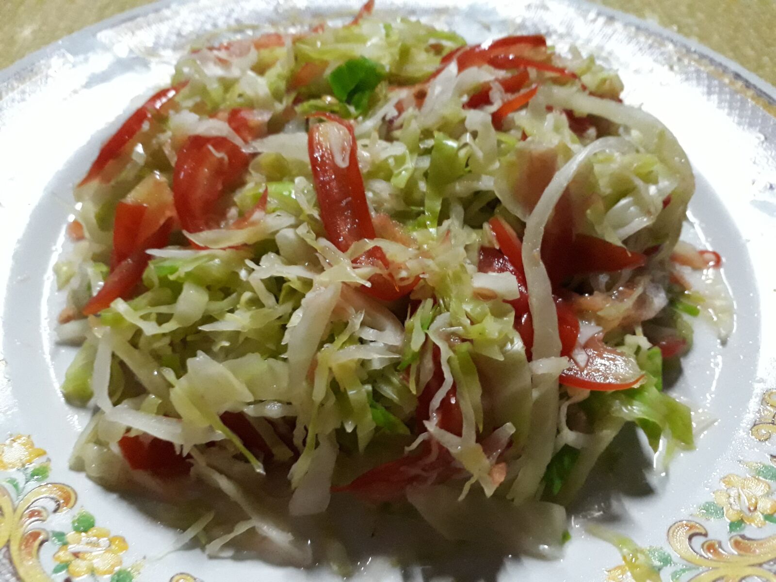 Samsung Galaxy J7 Prime sample photo. Salad, onions, cabbage photography