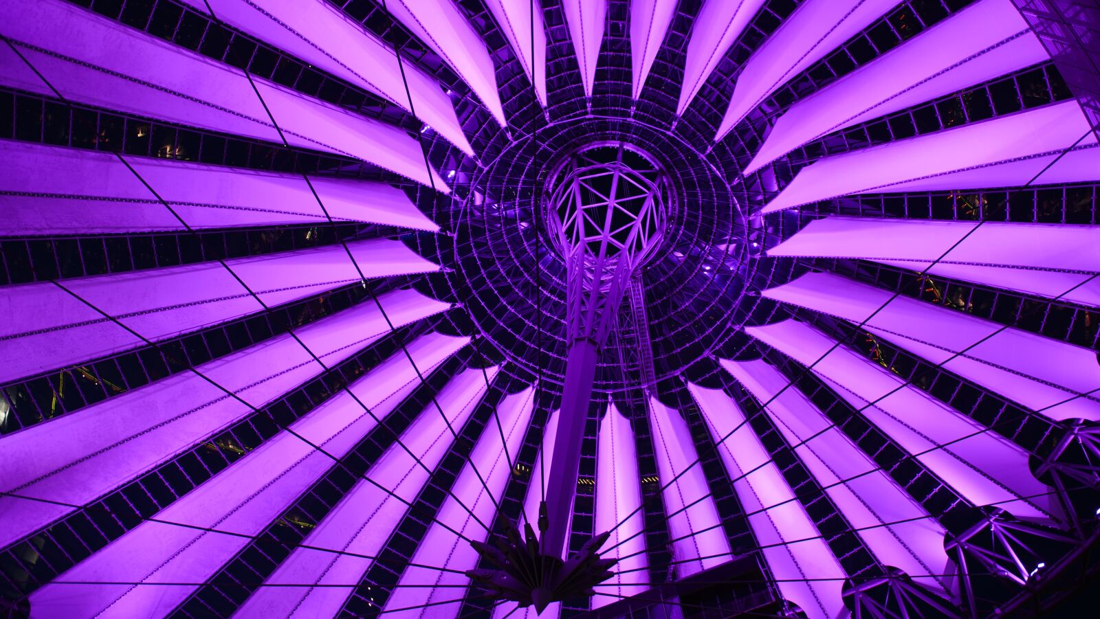 Panasonic Lumix DC-GH5 sample photo. Sonycenter, sony center, berlin photography