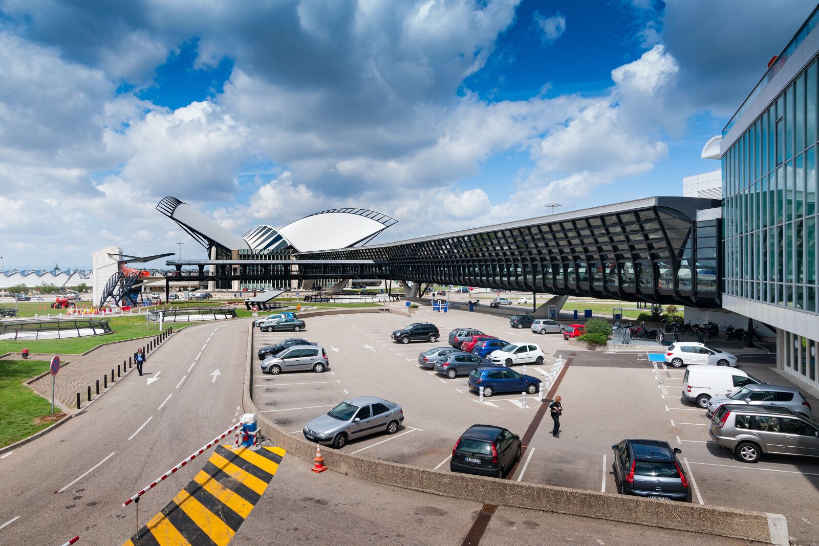 Nikon D90 sample photo. Airport, satolas, lyon photography