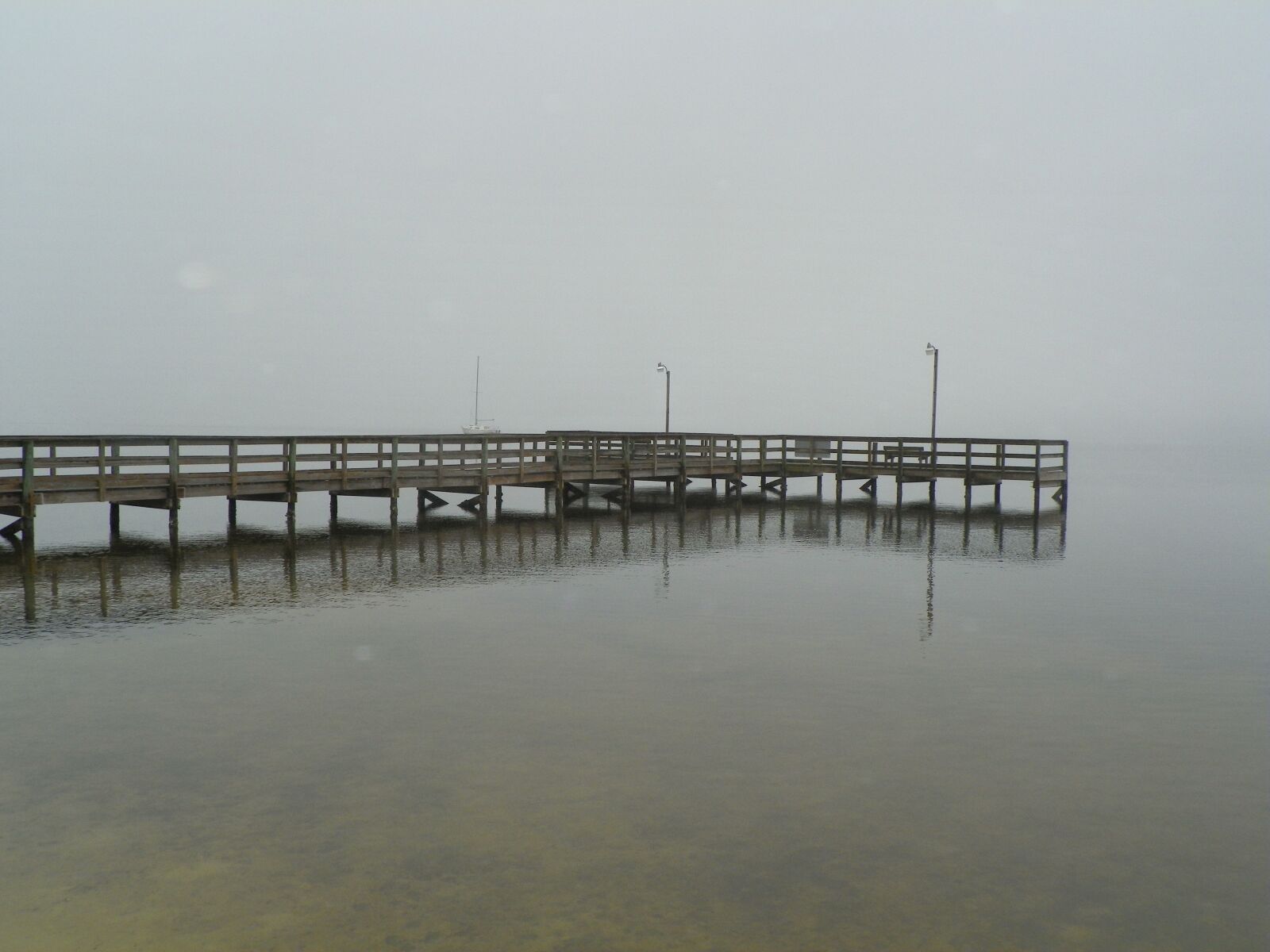 Kodak EasyShare Z981 sample photo. Pier, water, fog photography
