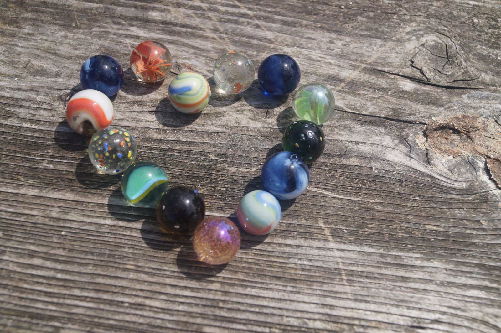 Sony SLT-A37 sample photo. Marbles, glaskugeln, heart photography