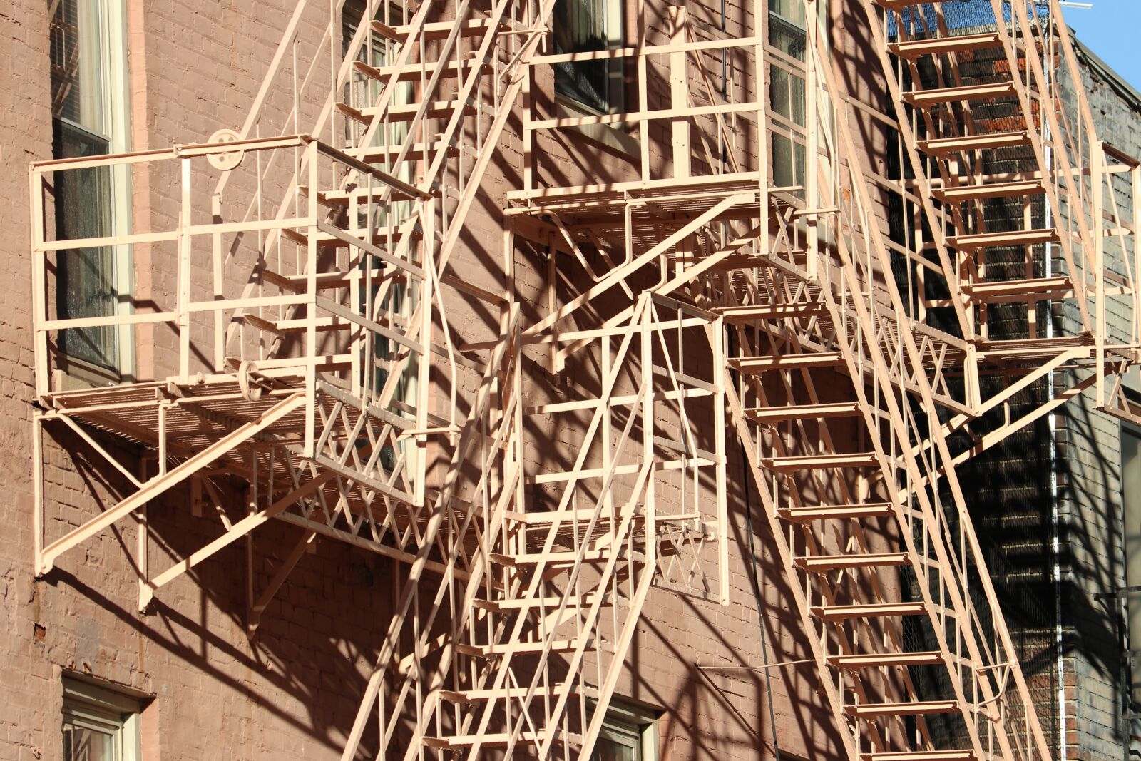 Canon EF-S 55-250mm F4-5.6 IS STM sample photo. Fire, escape, skyscraper photography