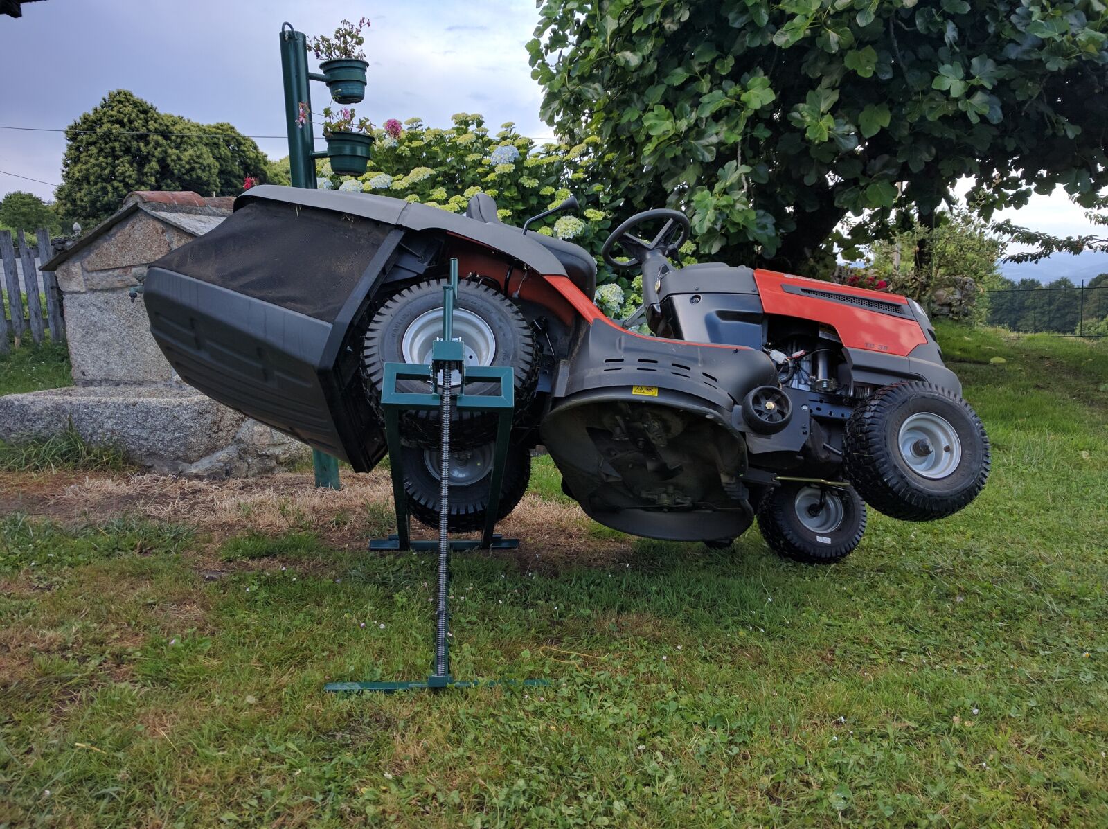 LG Nexus 5X sample photo. Tractor, lawn mower, elevator photography
