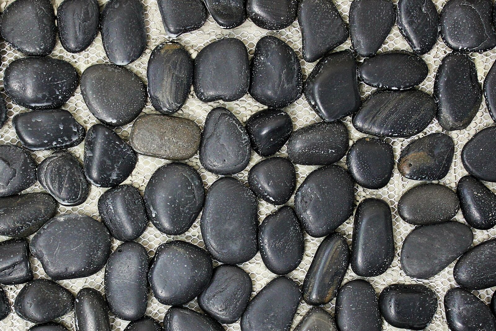 Canon EOS 550D (EOS Rebel T2i / EOS Kiss X4) sample photo. Pebbles, pebble mat, decorative photography
