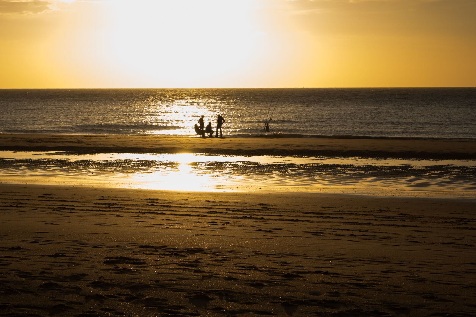 Canon EOS 100D (EOS Rebel SL1 / EOS Kiss X7) sample photo. Beach, evening light, sunset photography