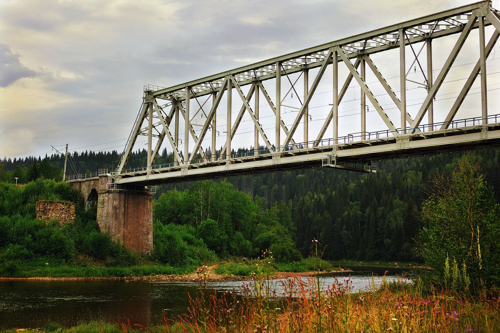 Canon EOS 5D Mark II sample photo. Bridge, river, usva photography