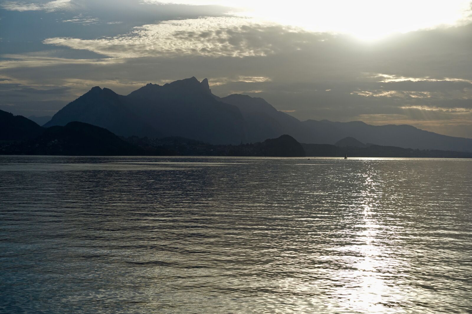 Sony Cyber-shot DSC-RX100 III sample photo. Sunset, mountains, glisten photography