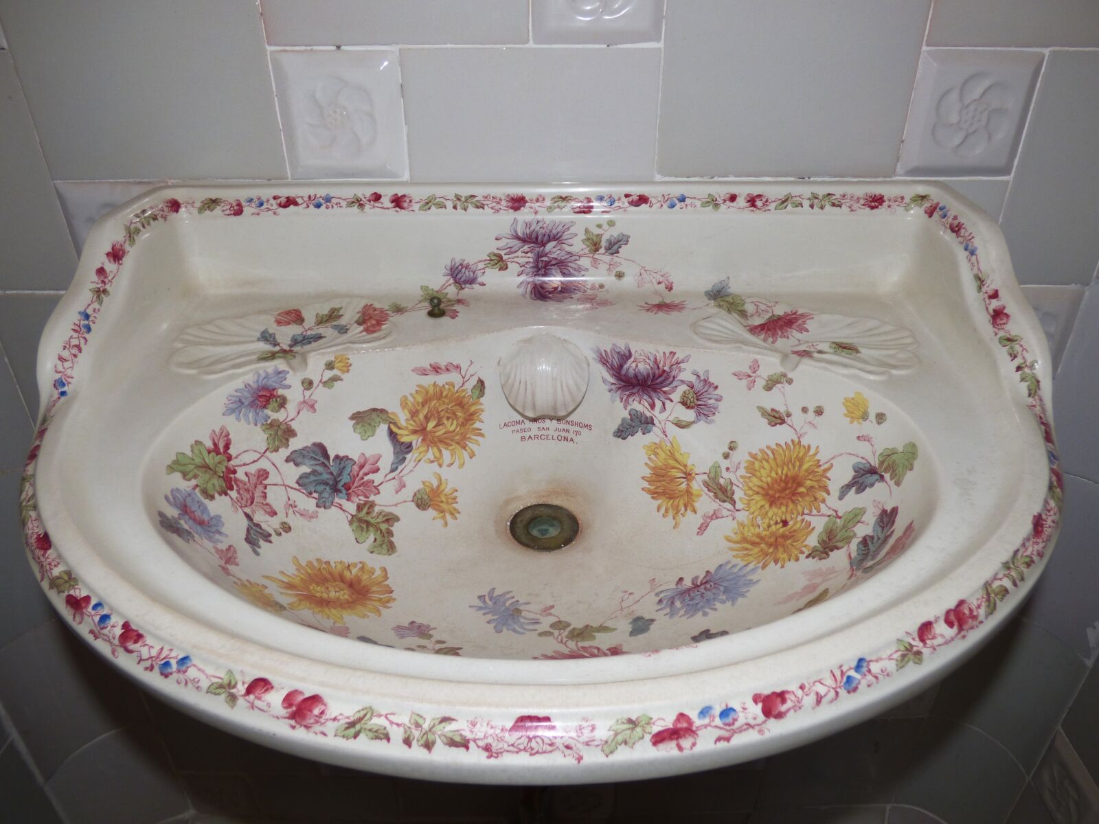 Panasonic Lumix DMC-FZ70 sample photo. Sink, bathroom, old photography