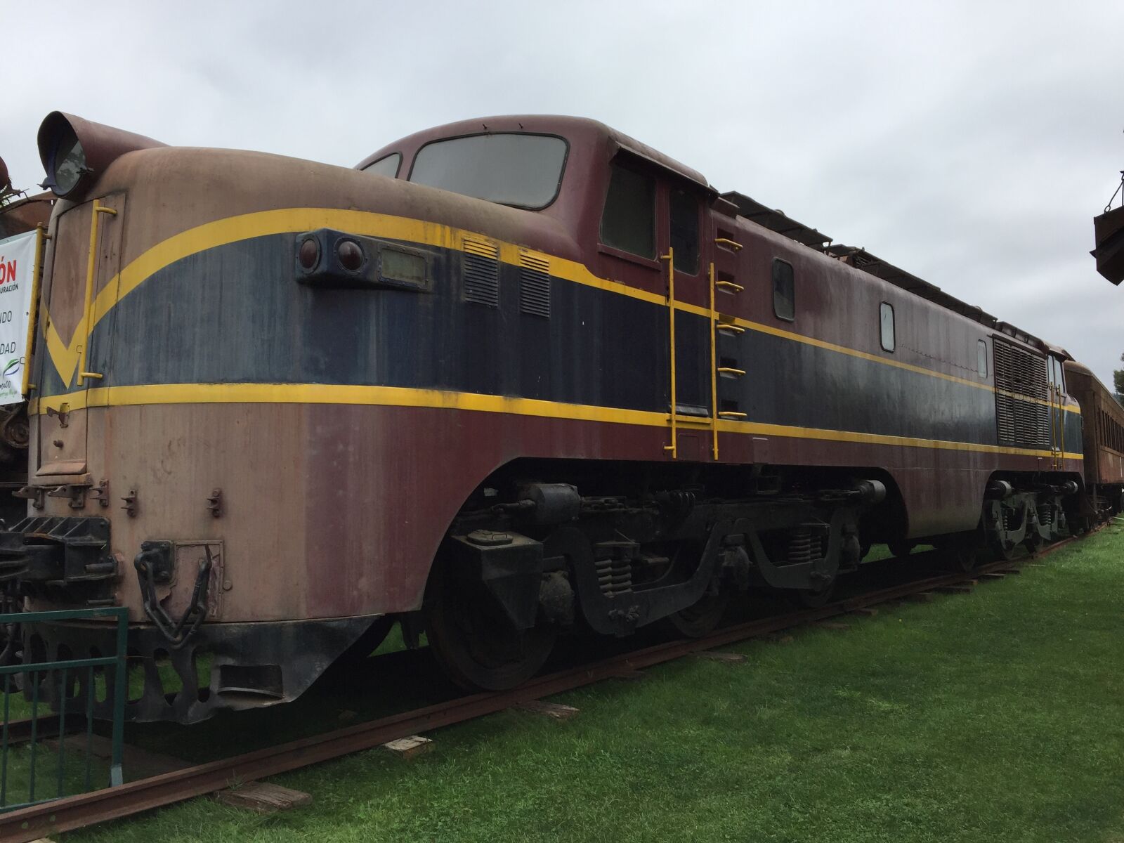 Apple iPhone 6 sample photo. Tren, trip, train photography
