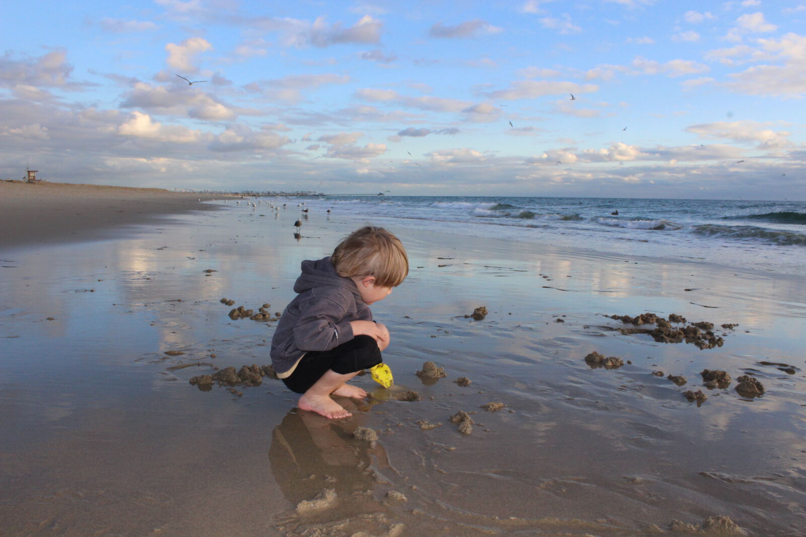 Canon EOS 1200D (EOS Rebel T5 / EOS Kiss X70 / EOS Hi) sample photo. Barefoot, beach, beach, landscape photography