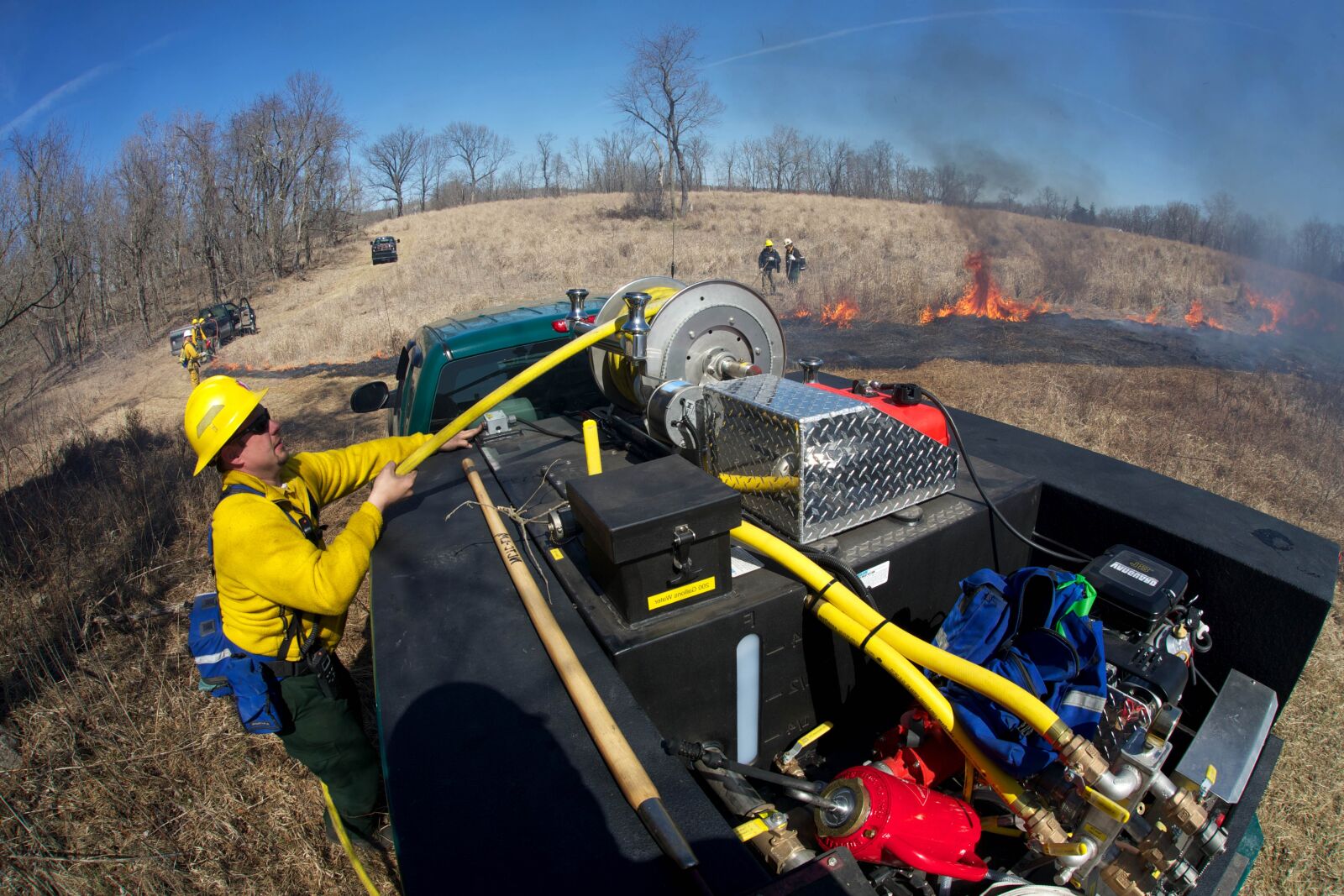 Canon EOS 5D Mark III sample photo. Firefighter, crew, monitoring, truck photography