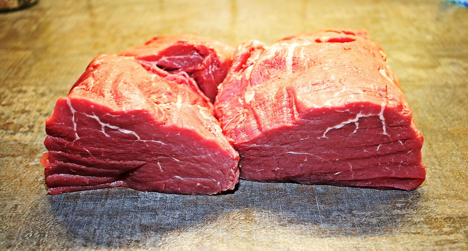 Canon EOS 70D + Canon EF-S 24mm F2.8 STM sample photo. Fillet, fillet of beef photography