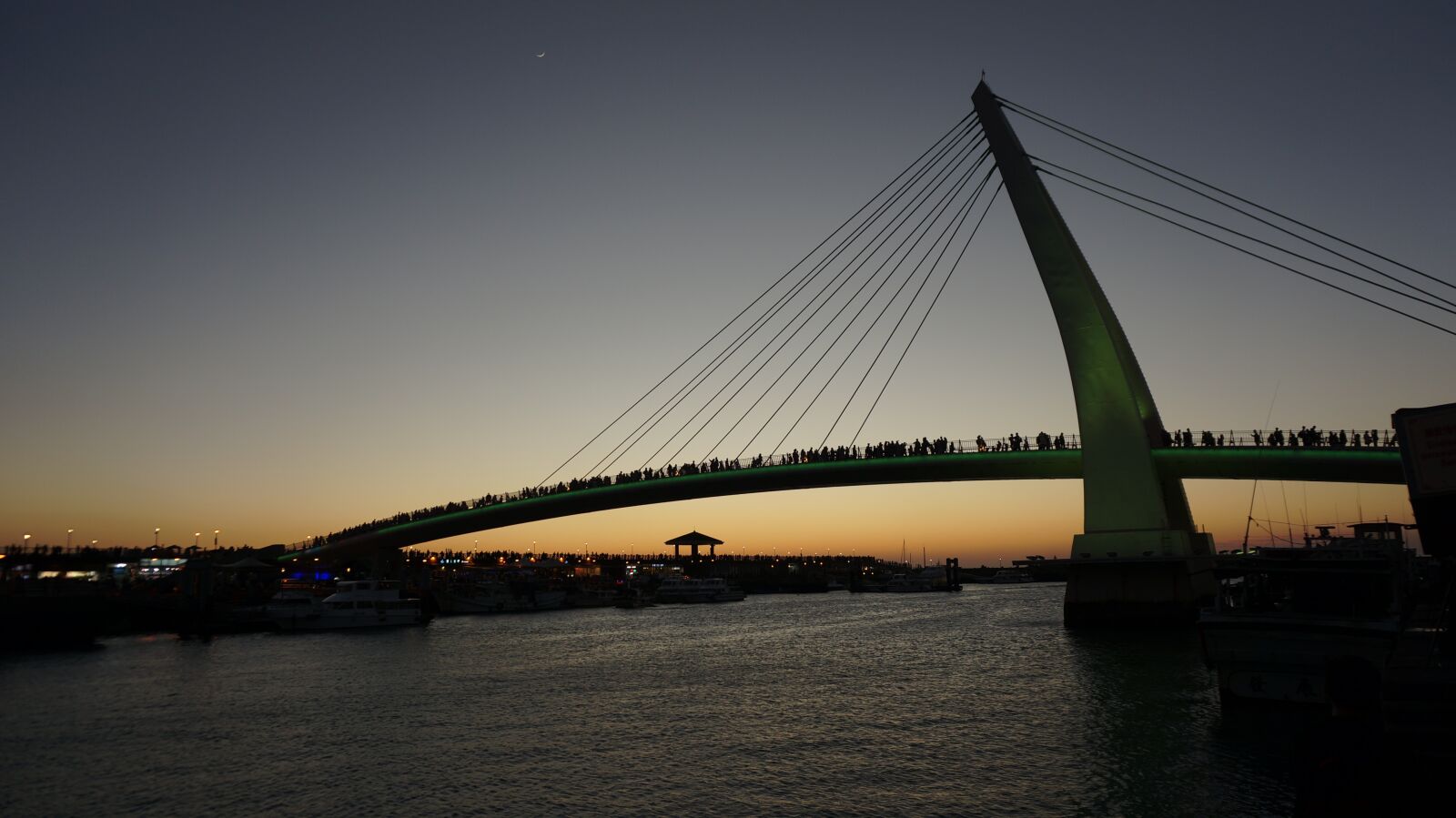 Sony Alpha NEX-5T sample photo. Sunset under the bridge photography