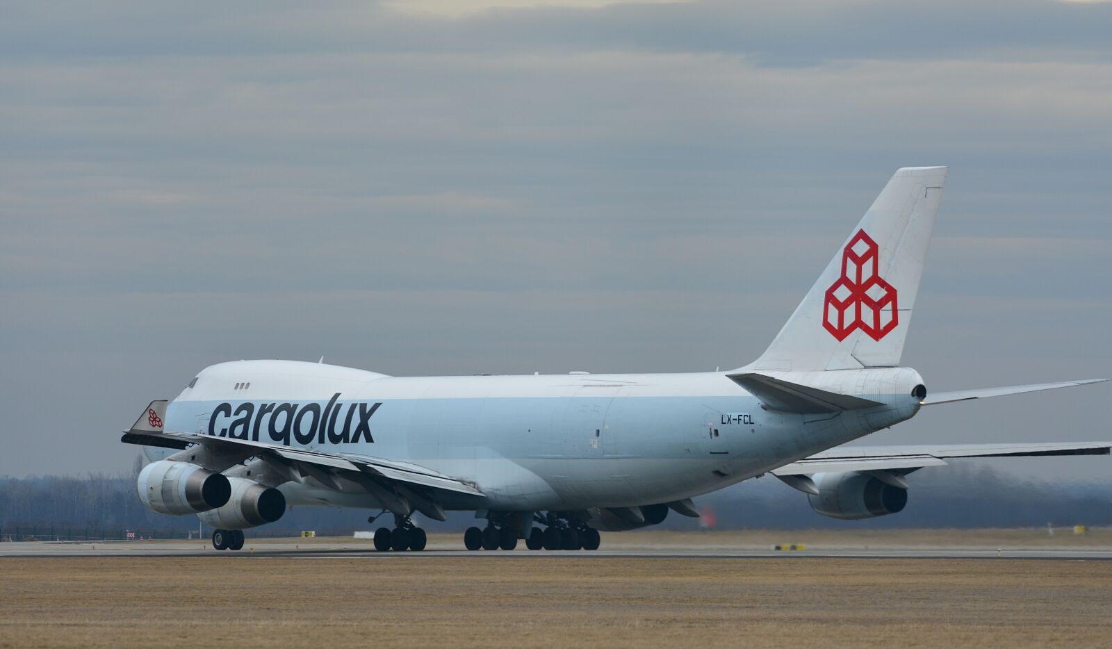 Nikon D5200 sample photo. Aircraft, boeing, airport photography