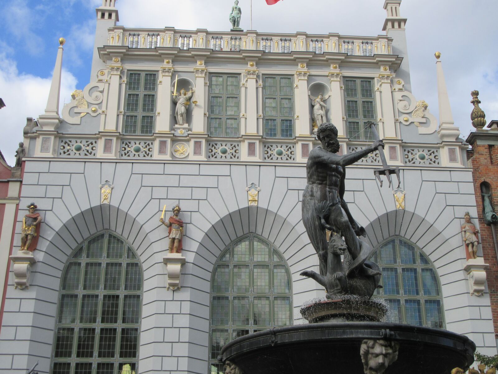 Canon PowerShot SX610 HS sample photo. Gdansk, neptune, statue photography
