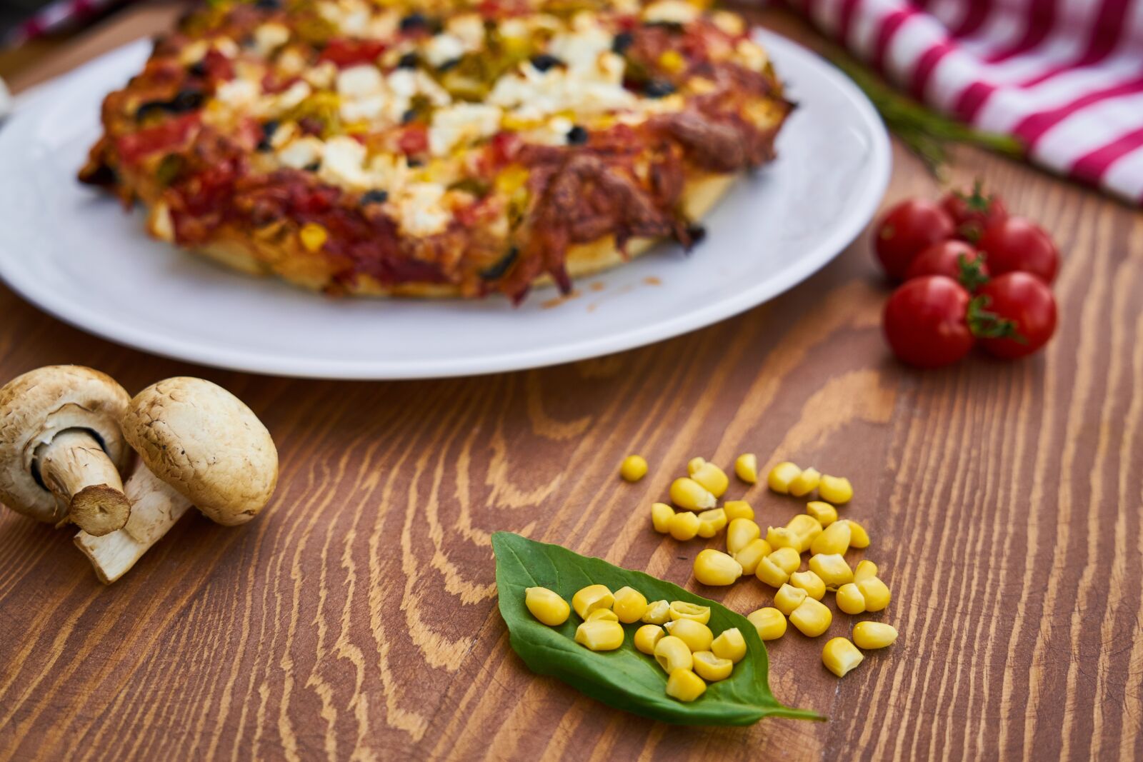 Sony a7R II sample photo. Pizza, plate, dough photography