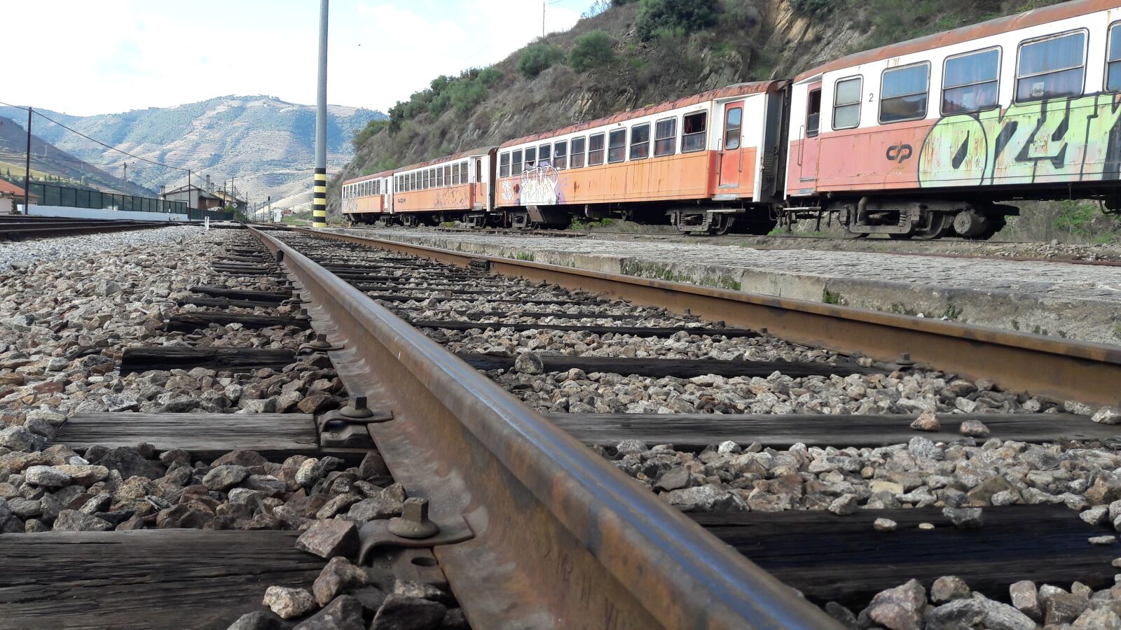 Samsung Galaxy A5(2016) sample photo. Train, station, your photography