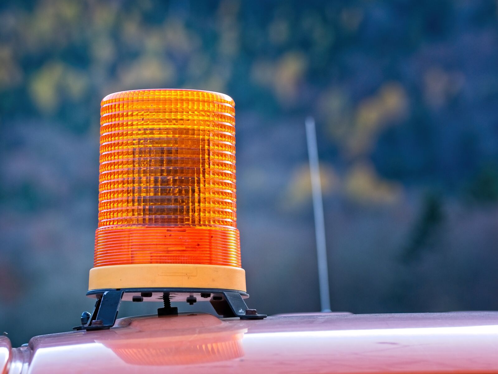 Sigma 105mm F2.8 EX DG OS HSM sample photo. Warning light, pkw, signal photography