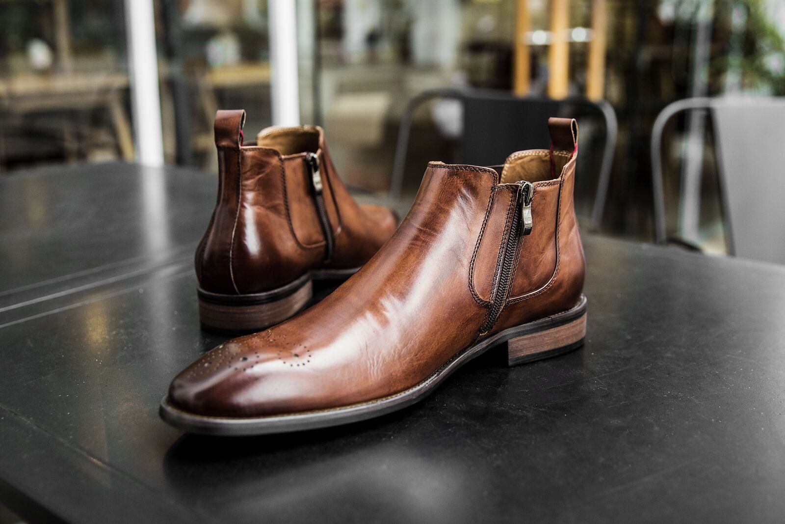 Canon EF 24-70mm F2.8L II USM sample photo. Shoes men, shoe, shine photography