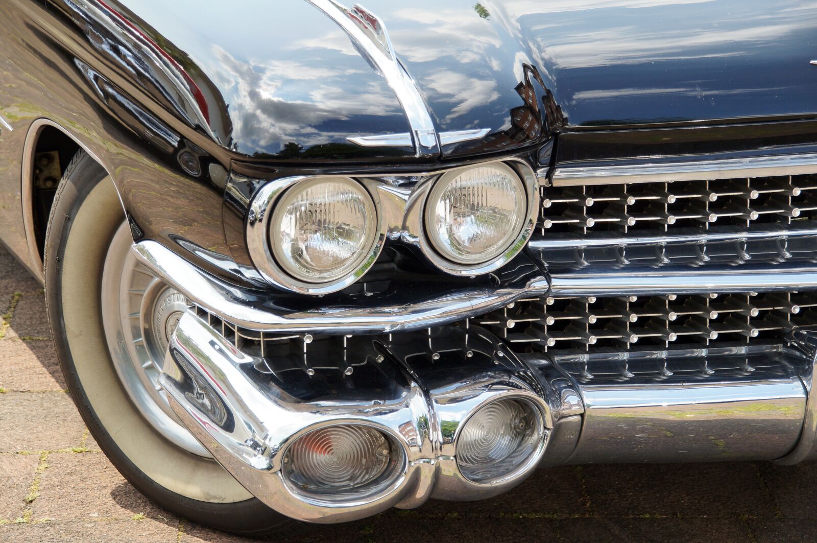 Sony SLT-A37 sample photo. Classic, car, auto photography