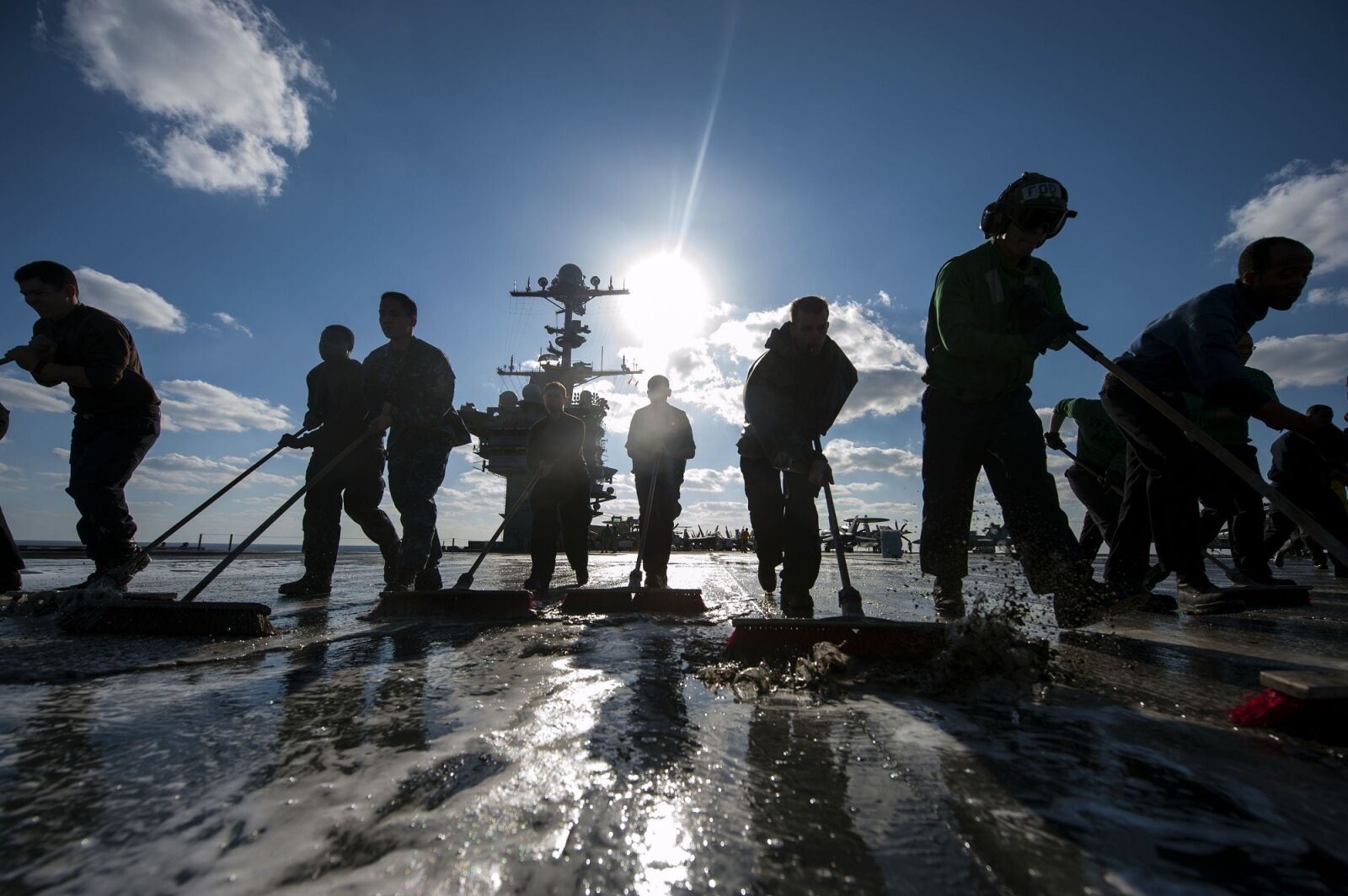 Nikon D700 sample photo. Teamwork, sailors, cleaning photography