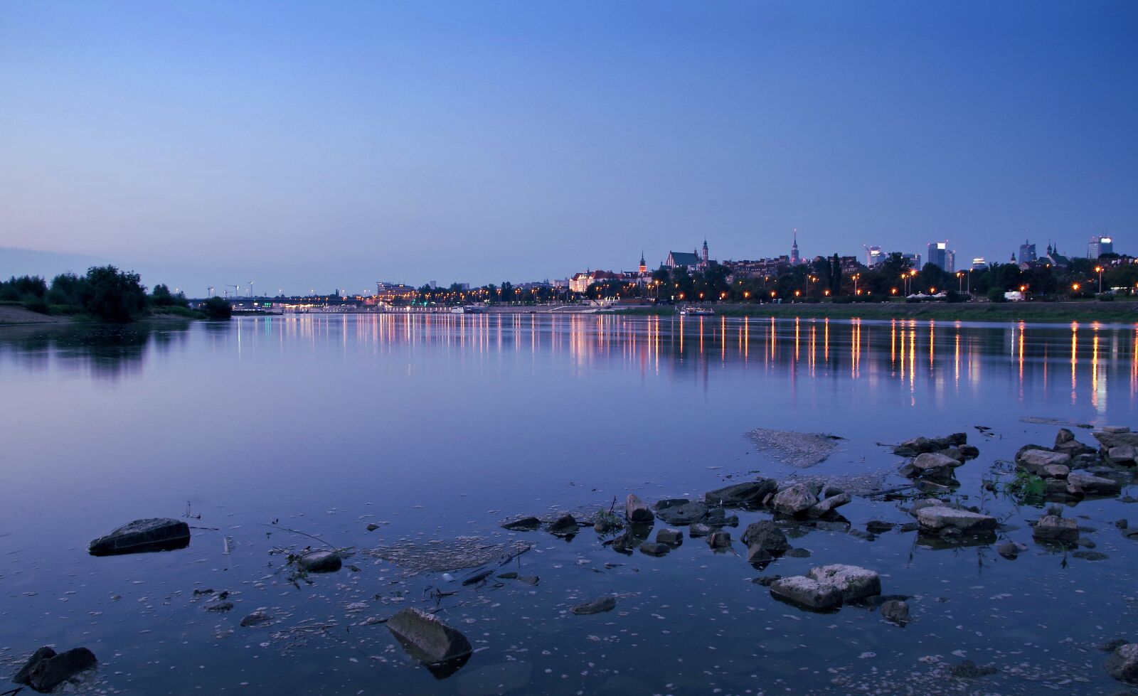 Pentax K-S2 sample photo. Warsaw, wisla, water photography