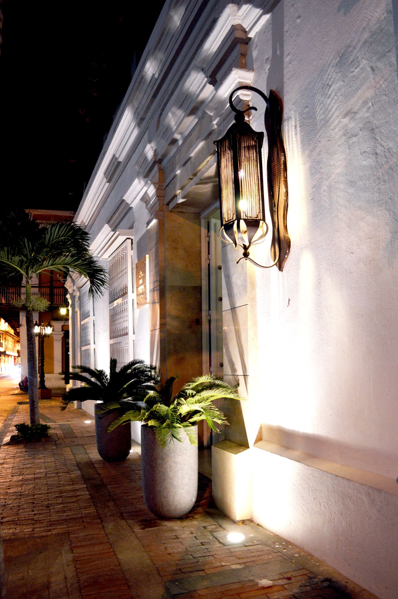 Nikon D3200 sample photo. Architecture, lantern, facade photography