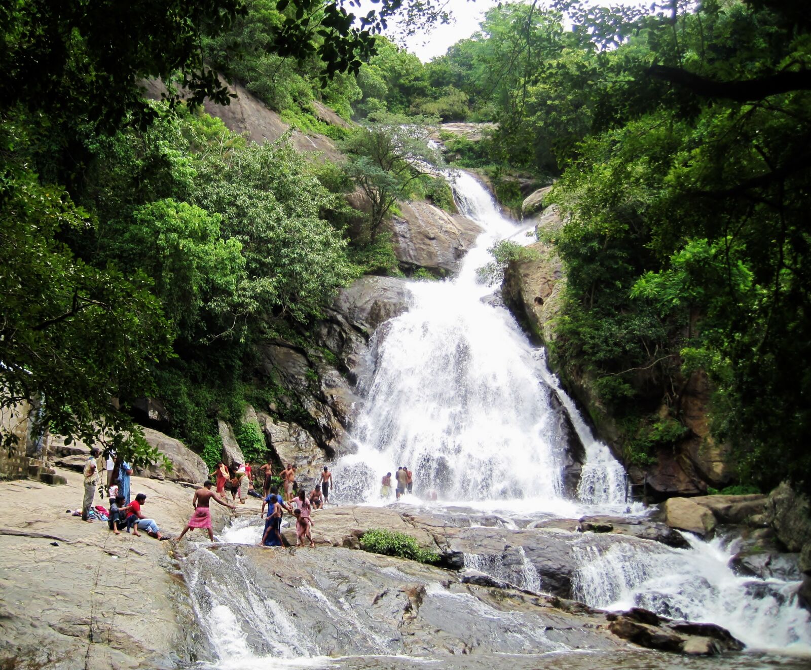 Canon PowerShot SD1200 IS (Digital IXUS 95 IS / IXY Digital 110 IS) sample photo. Monkeyfalls, tamil, nadu, india photography