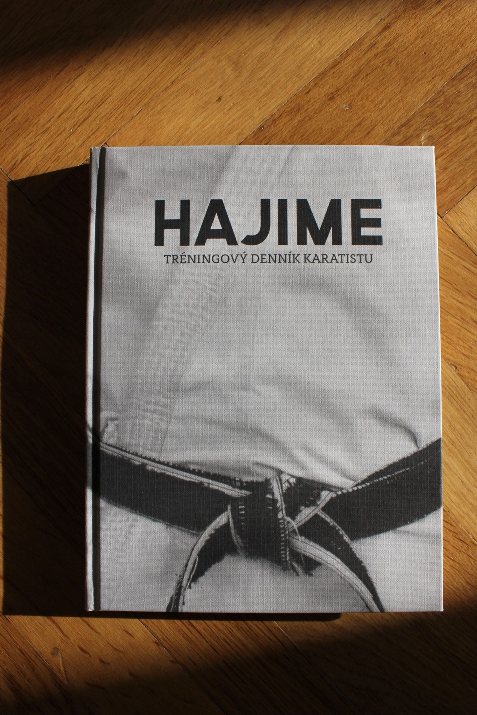 Canon EOS 550D (EOS Rebel T2i / EOS Kiss X4) sample photo. Book, sport, publication photography