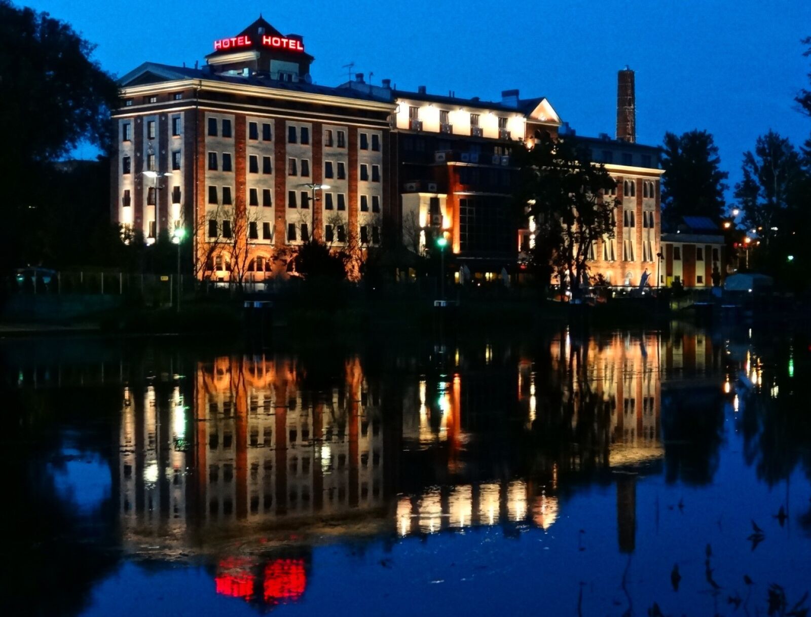 Sony Cyber-shot DSC-HX20V sample photo. Sloneczny mlyn, hotel, bydgoszcz photography