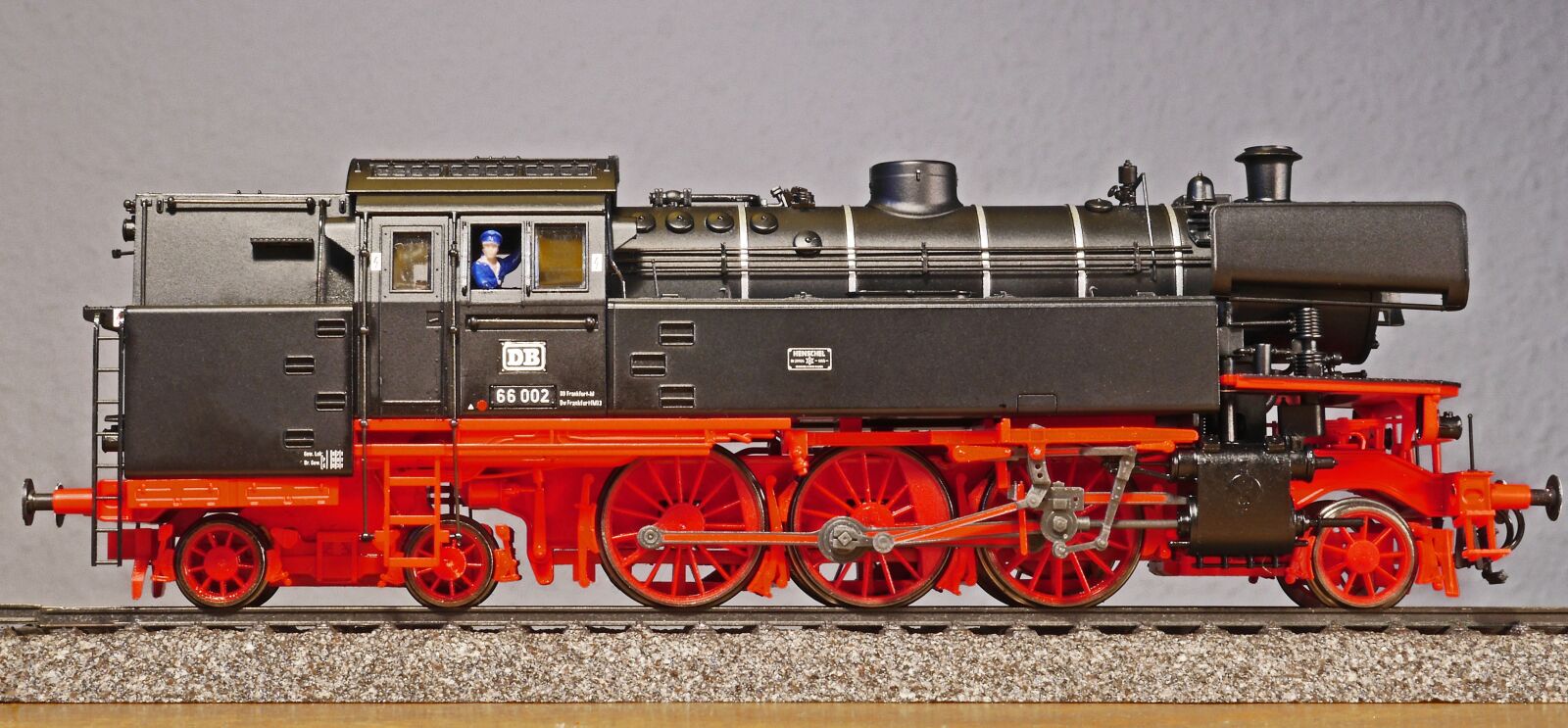 Panasonic Lumix DMC-GH3 sample photo. Steam locomotive, model, scale photography
