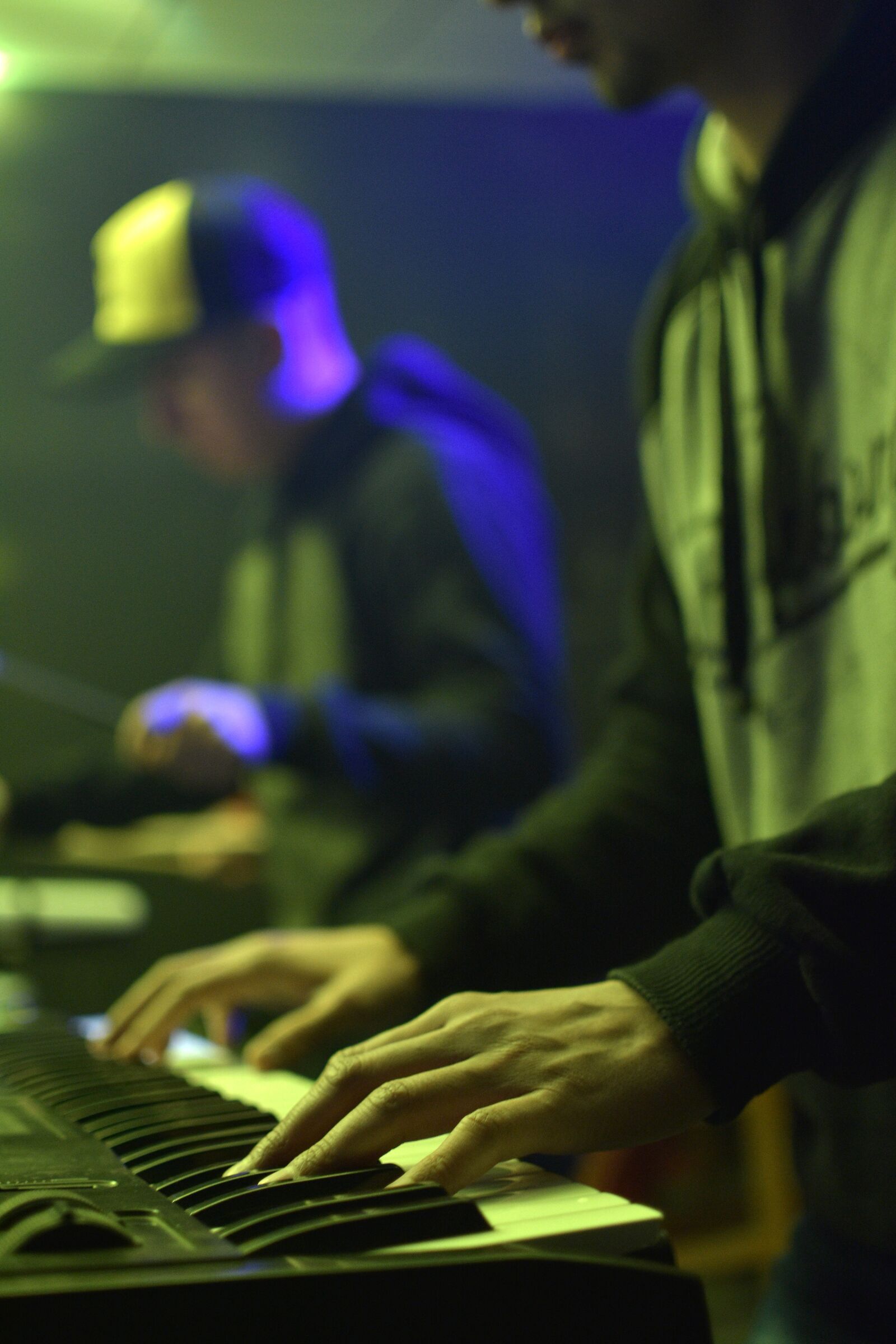 Nikon D7200 sample photo. Keyboards, piano, hands photography