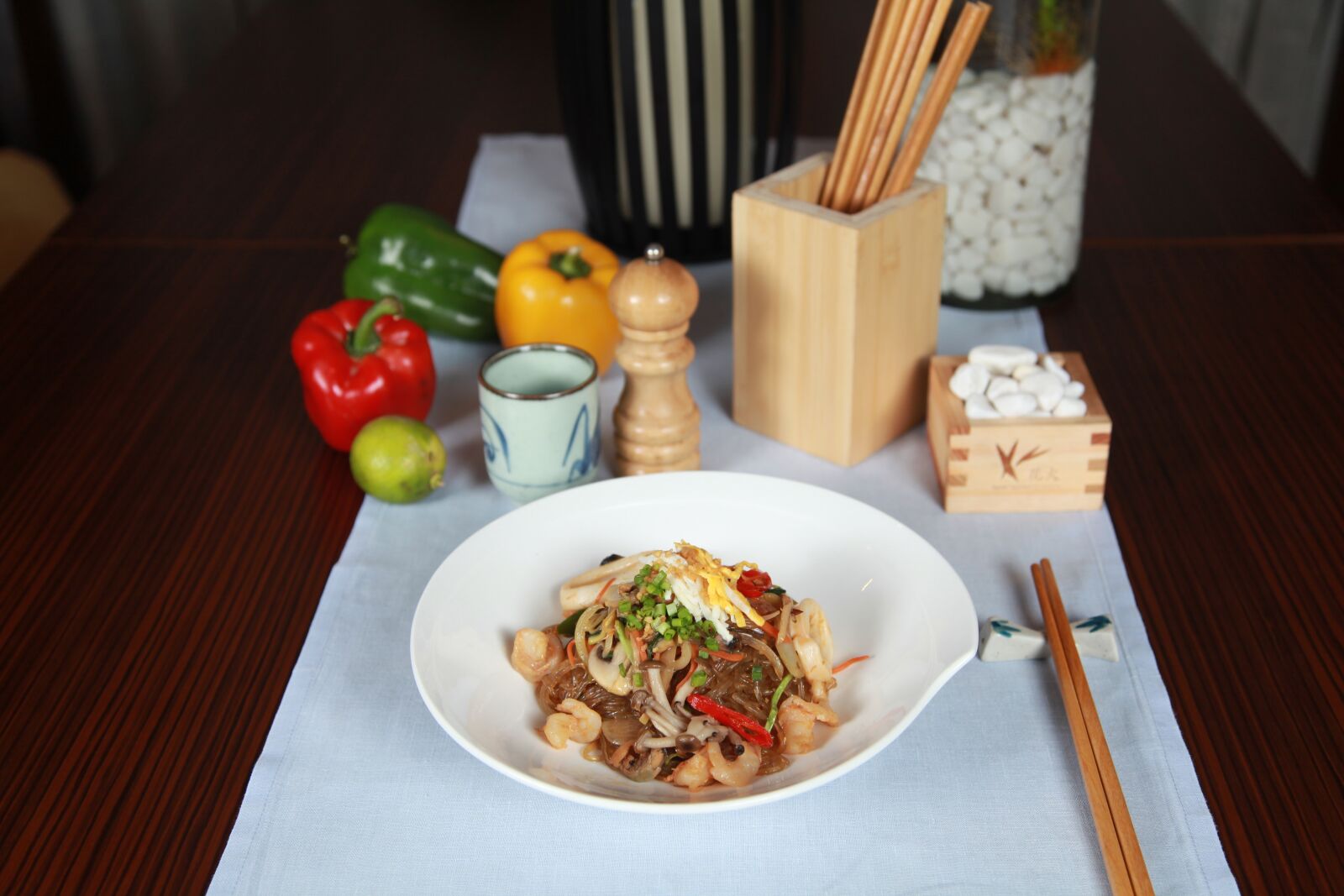 Canon EOS 5D Mark II sample photo. Filipino cuisine, noodles, stirfry photography