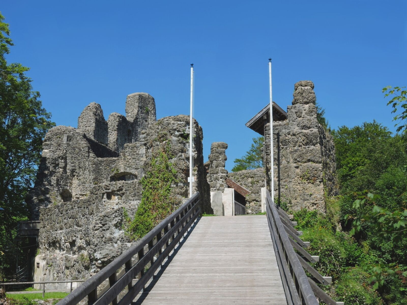 Nikon Coolpix P600 sample photo. Alttrauchburg, burgruine, height burg photography