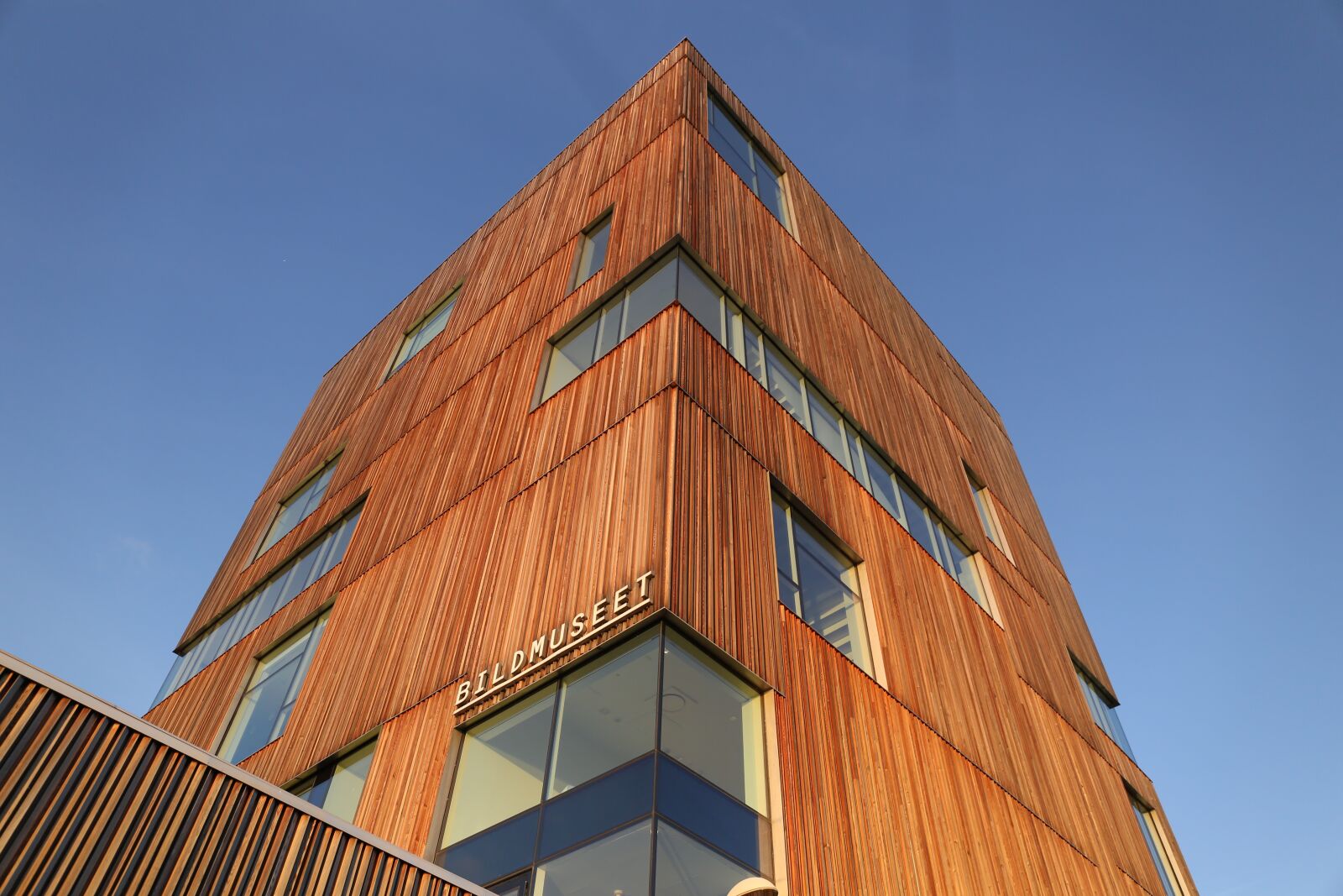 Canon EF 24-70mm F4L IS USM sample photo. House, architecture, facade photography