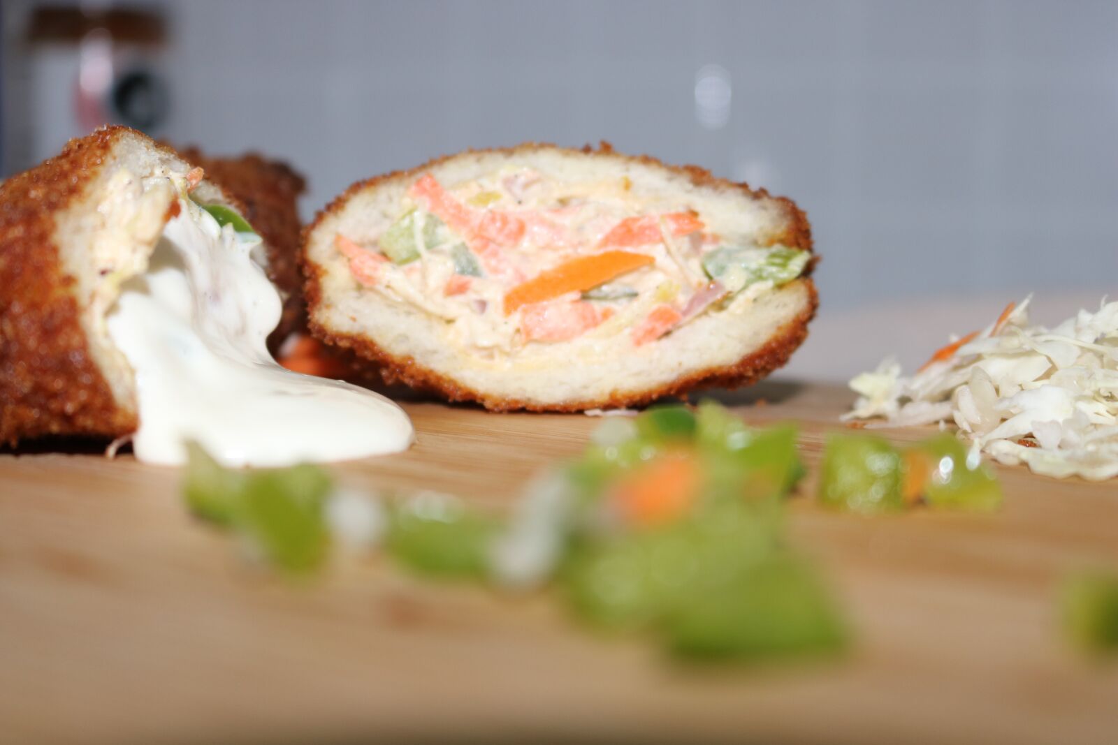 Canon EOS 750D (EOS Rebel T6i / EOS Kiss X8i) sample photo. Burger, hamburger, bun photography
