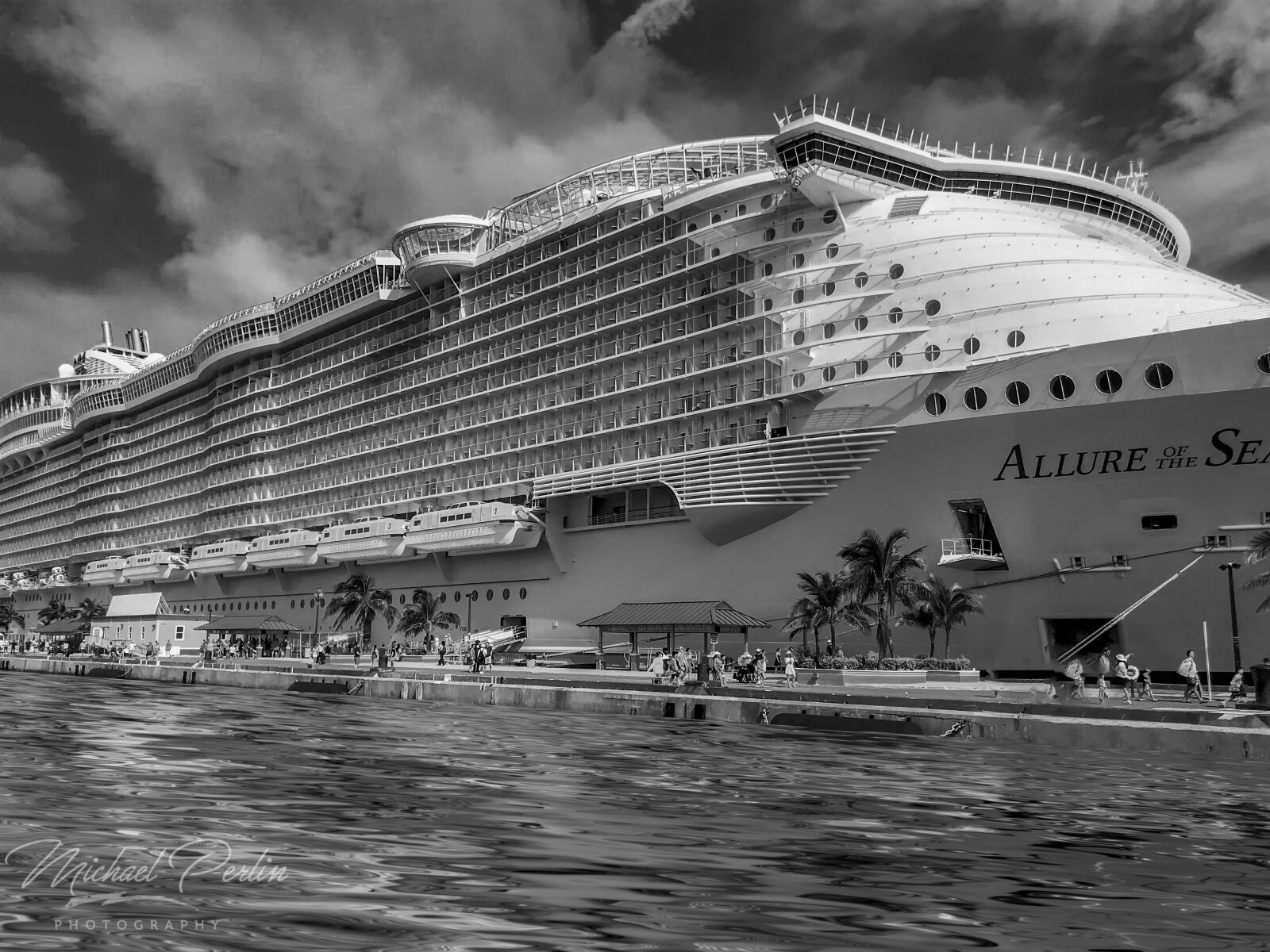 Apple iPhone 7 sample photo. Cruise ship, port, bahamas photography
