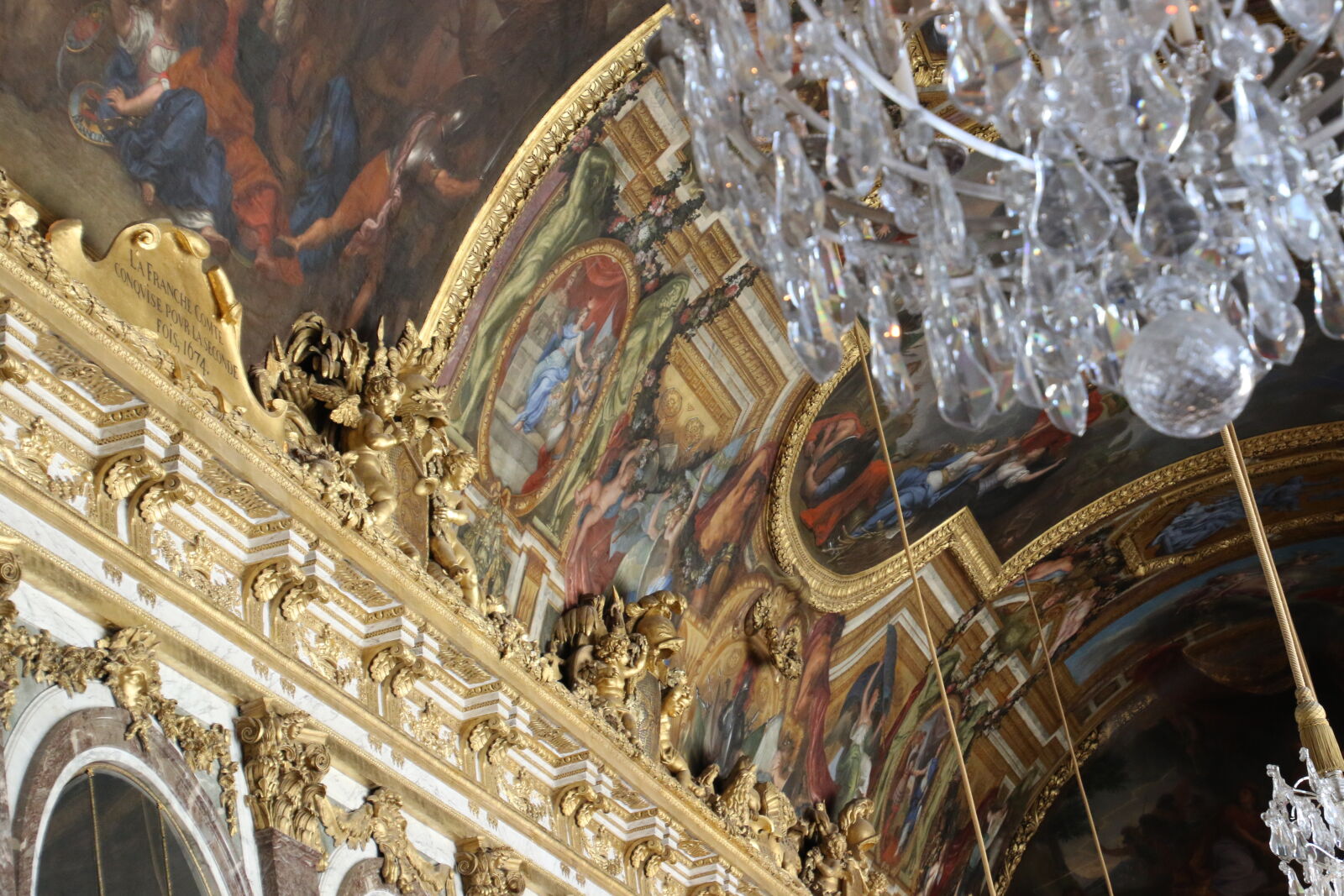 Canon EOS 7D Mark II sample photo. Chandelier, france, french, gold photography