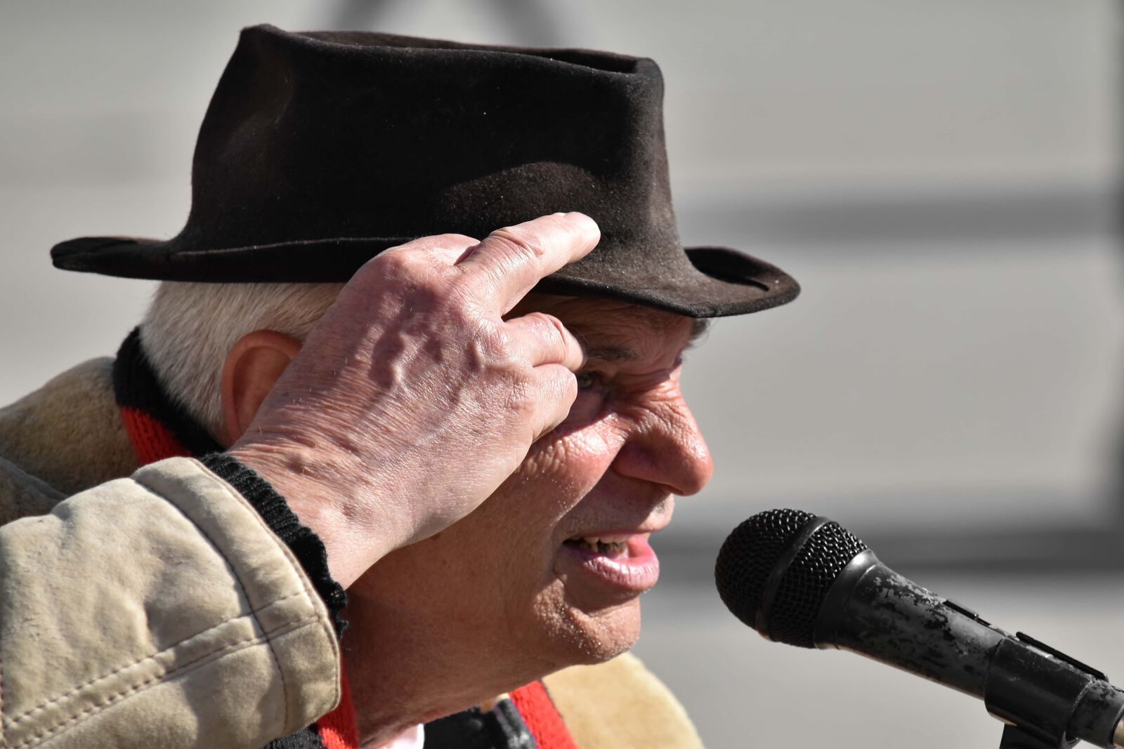 Nikon D5500 sample photo. Elder, grandfather, musician, performer photography