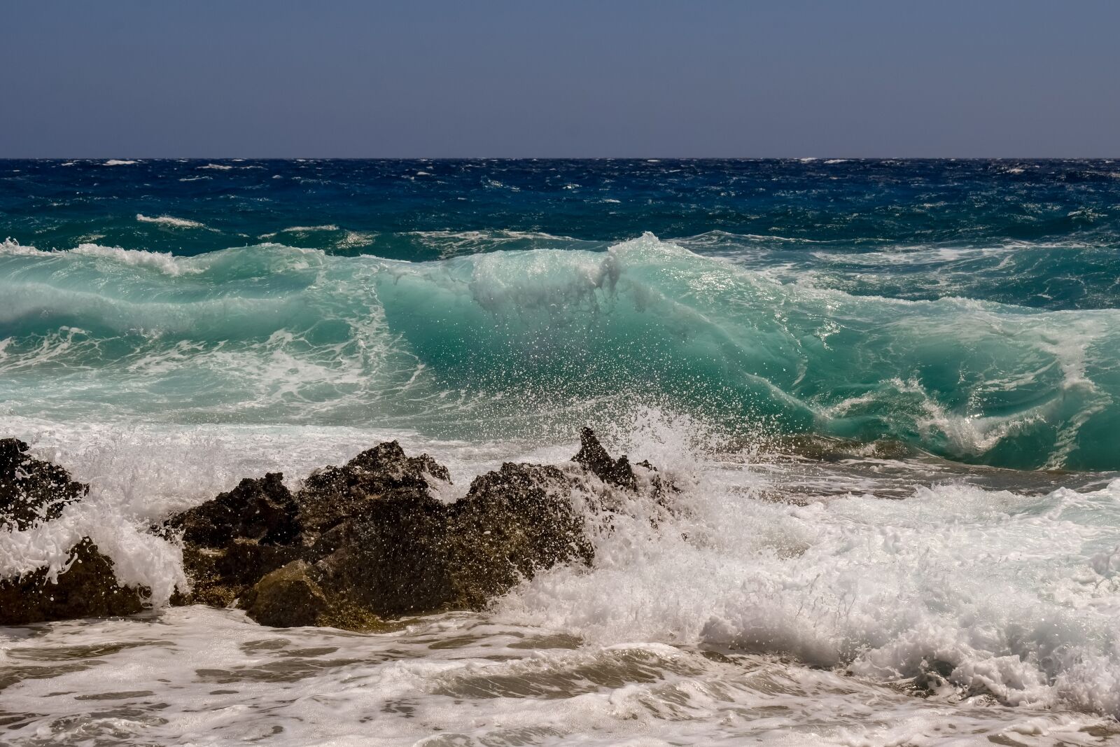 Nikon D3300 sample photo. Rocky coast, waves, smashing photography