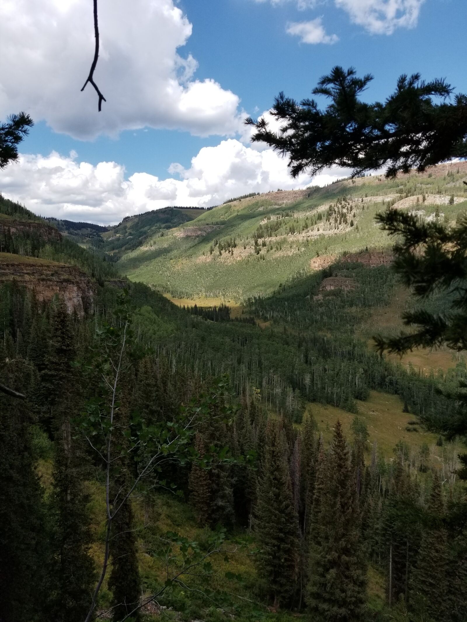 Samsung Galaxy S8 sample photo. Mountain, clouds, valley photography